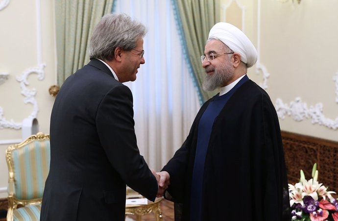 Hasán Rohani recibe al ministro de Exteriores de Italia, Paolo Gentiloni