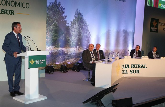 El alcalde de Sevilla, Juan Espadas, participa en el Foro CRSUR