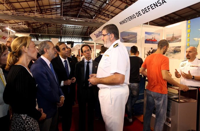 Susana López y Miguel Ángel Castro, en su visita a la II Feria de Empleo