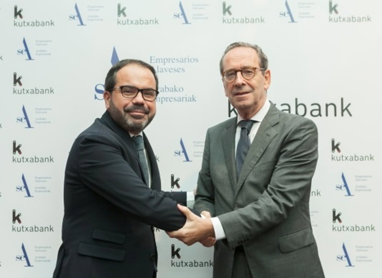 FIRMA CONVENIO SEA KUTXABANK