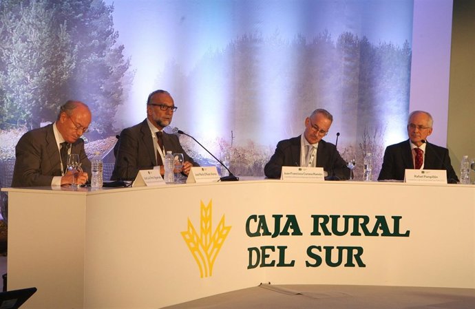 Ponentes de la mesa redonda de CRSUR, organizada por Caja Rural del Sur
