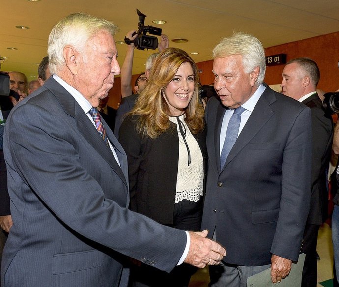 Felipe González, con Susana Díaz.