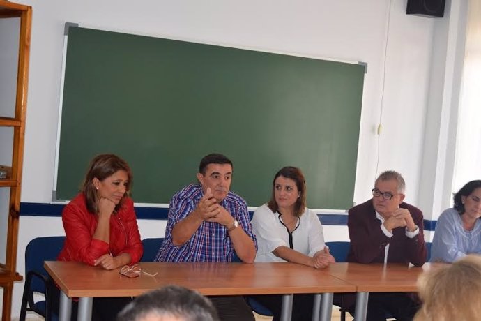 Dirigentes en el centro de atención Cabezudos de Almonte (Huelva).