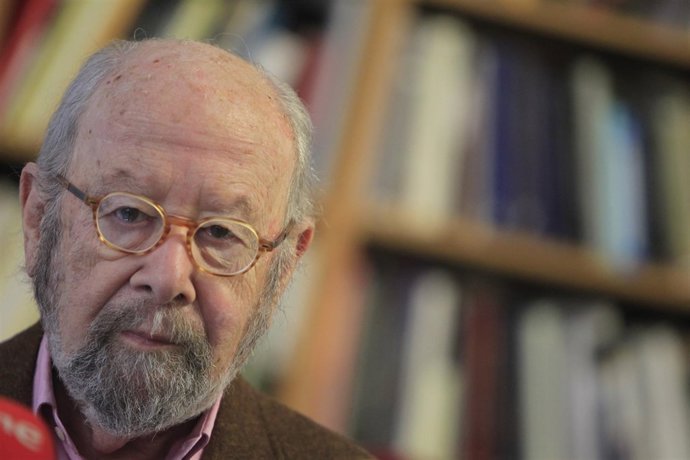 Caballero Bonald publica el poemario Desaprendizajes