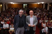 Muñoz Molina dice que el origen de una novela "siempre es una cosa muy modesta que se queda en la imaginación"