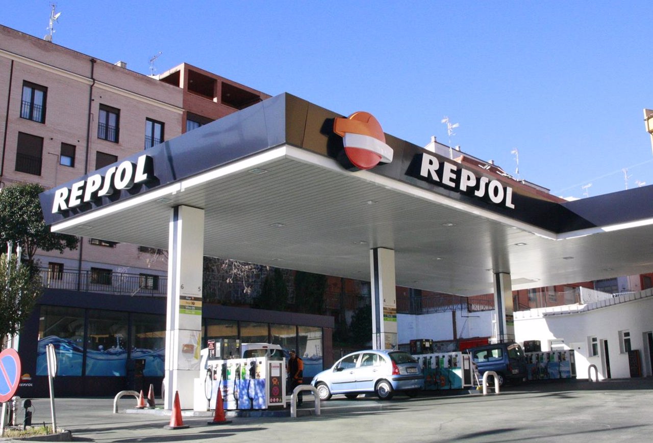 Gasolinera, Repsol, Gasolina, Coches, Combustible, Diesel, Repostar