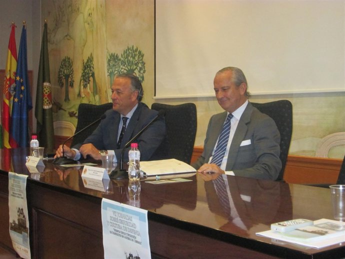 Arsenio Fernández de Mesa durante su conferencia en la UJA