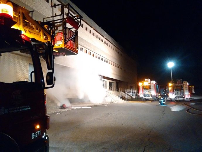 Recursos movilizados por el Servicio de Bomberos para extinguir el fuego. 
