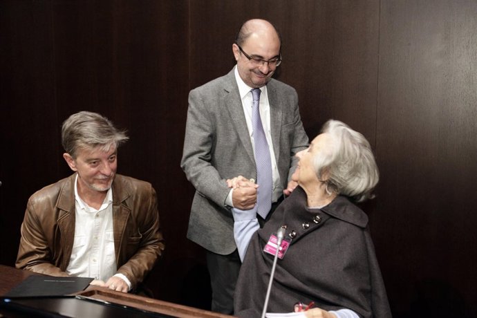 Santisteve y Lambán junto a Juana de Grandes en la inauguración del congreso