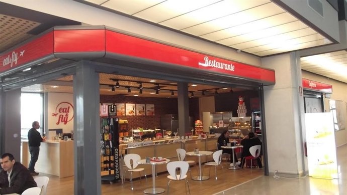 Remodelada la cafetería del aeropuerto de Pamplona.
