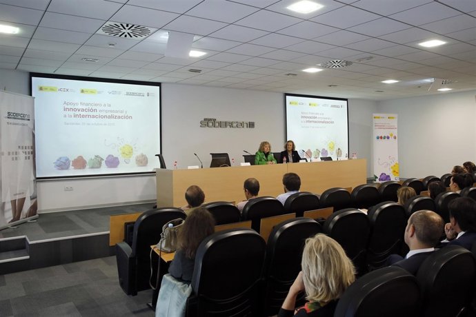 La vicepresidenta clausura una jornada sobre internacionalización