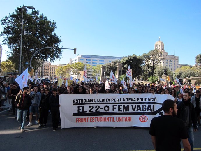 Manifestación estudiantil convocada por el FEU en Barcelona