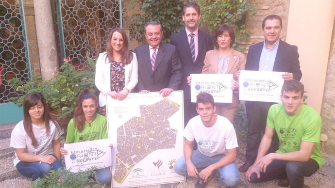 (De Pie Desde Izda.) Ruiz, Alcalde Y Cañadilla En La Presentación