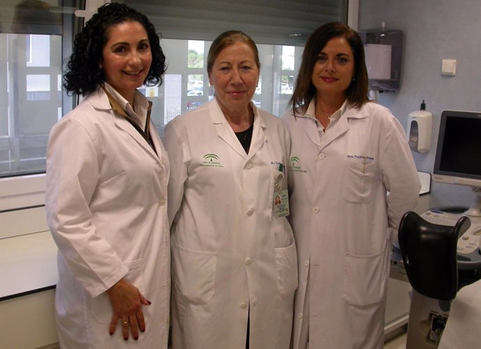 Virginia Caballero (en el centro), Rosa Oña y Mª Isabel Valdivia