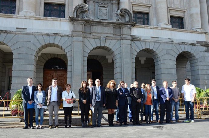 Minuto de silencio en el Cabildo