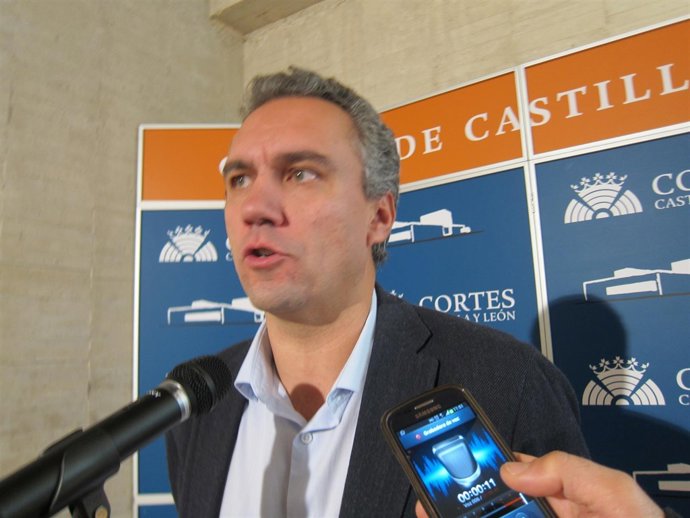 El secretario general del PSOE de Valladolid, Javier Izquierdo