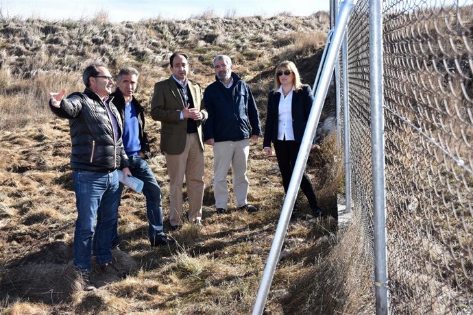 El subdelegado visita las obras de vallado del yacimiento de Numancia
