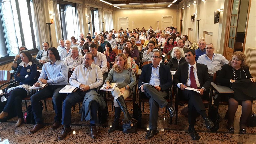 Más De Cien Gobernantes Han Asistido A La Primera Ponencia Del Curso Para Alcald