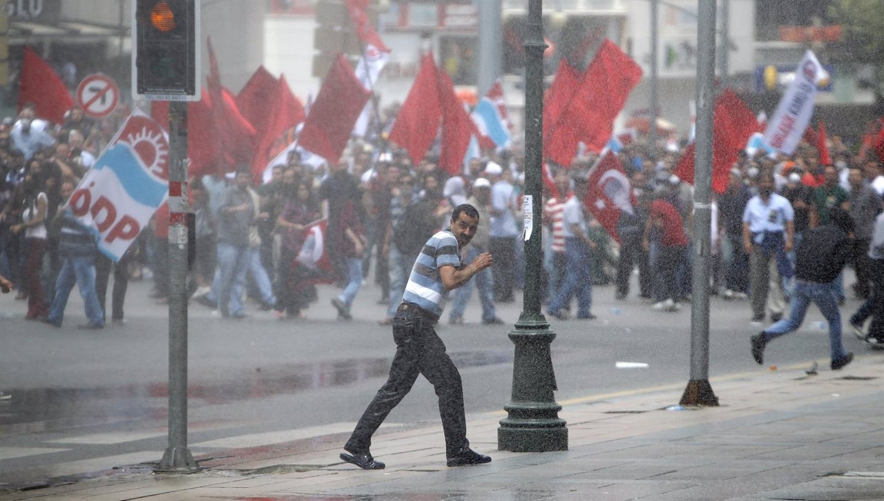 Nuevos disturbios en Estambul y Ankara por el desalojo del parque Gezi
