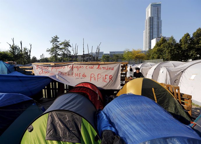Campamento de refugiados junto al Ministerio de Exteriores belga