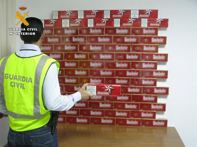 Cajetillas de tabaco intervenidas por la Guardia Civil en Hornachuelos