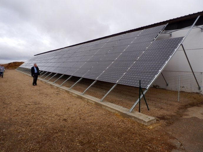 Instalación fotovoltaica en la escuela de pastores de Gomecello (Salamanca)