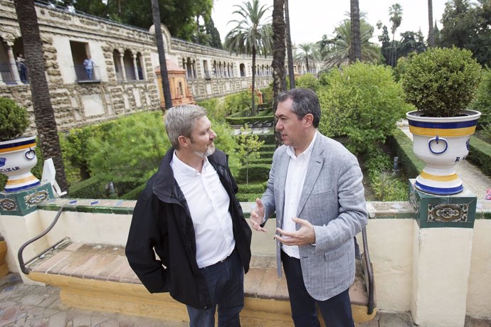 El alcalde de Sevilla visita el rodaje de Juego de Tronos