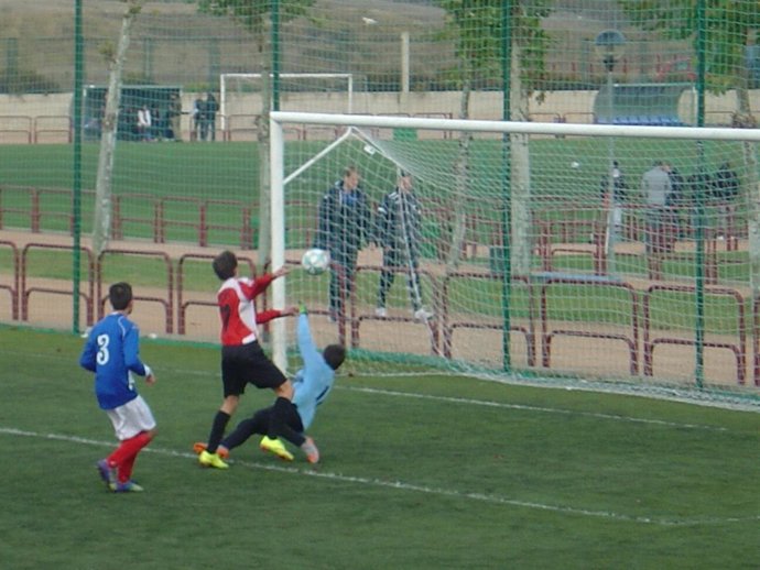 Chavales participando en los Juegos Escolares