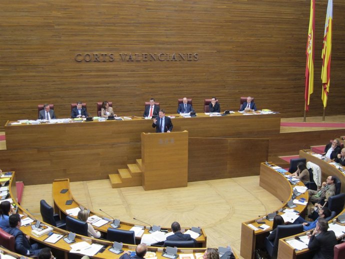 Puig en la tribuna de las Corts