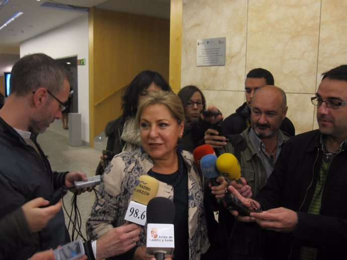 Valdeón atiende a los medios en Burgos