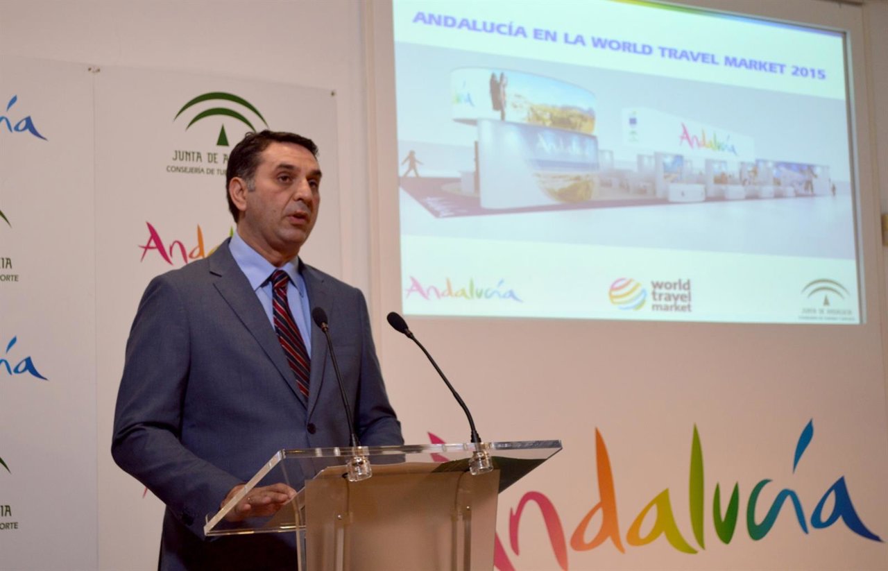El consejero de Turismo y Deporte, Francisco Javier Fernández, en Málaga