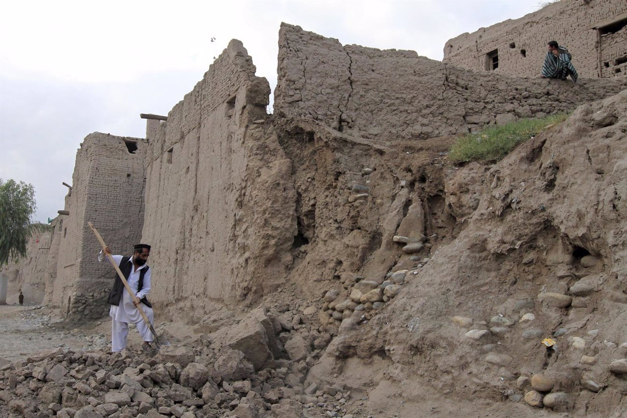 Destrozos tras terremoto en Afganistán