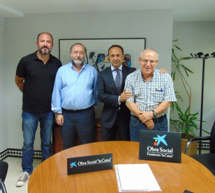 Representantes de Prolibertas y 'la Caixa'