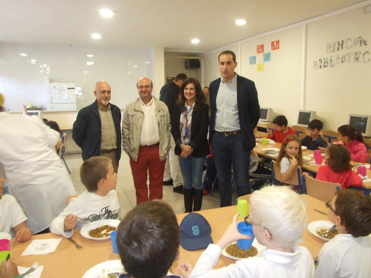 Visita de la Junta al comedor escolar del colegio de Arjona
