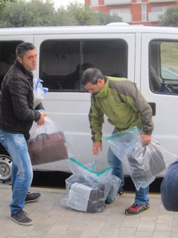 La Guardia Civil conduce al juzgado maletines incautados para abrirse