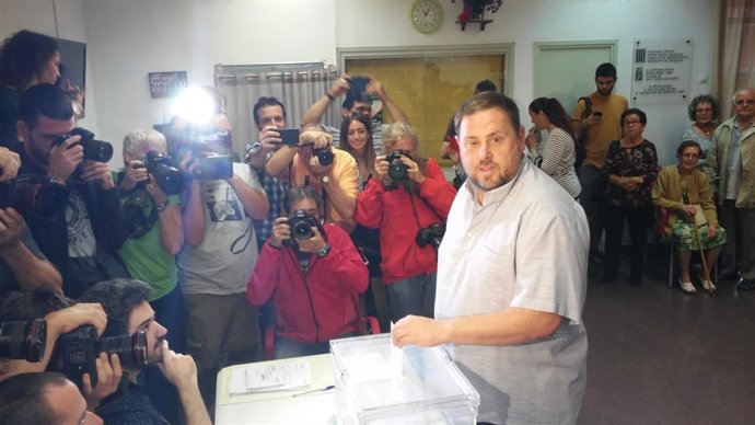 Oriol Junqueras vota el 27S