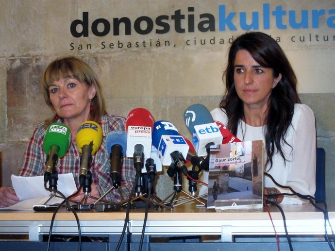 Carmen Gisasola y Aintzane Ezenarro