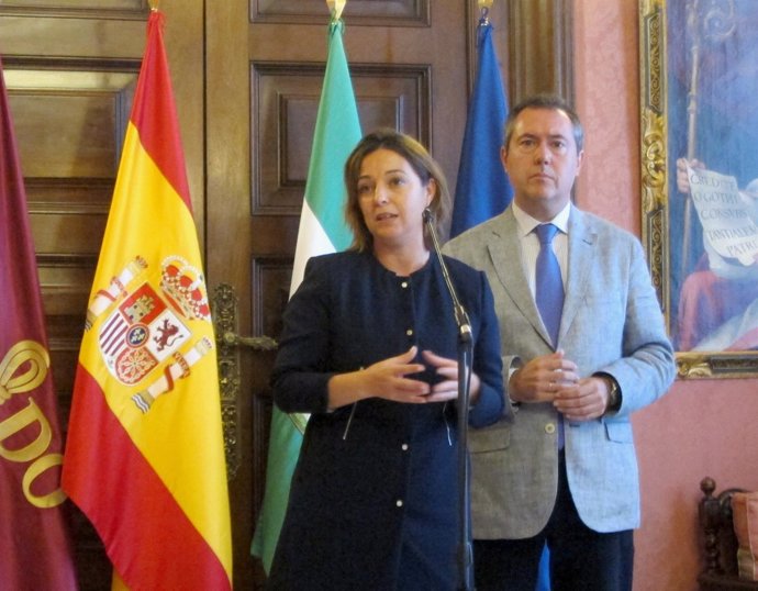 Isabel Ambrosio y Juan Espadas, tras su reunión en Sevilla