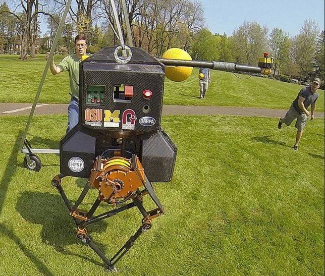 Robot que camina como un humano