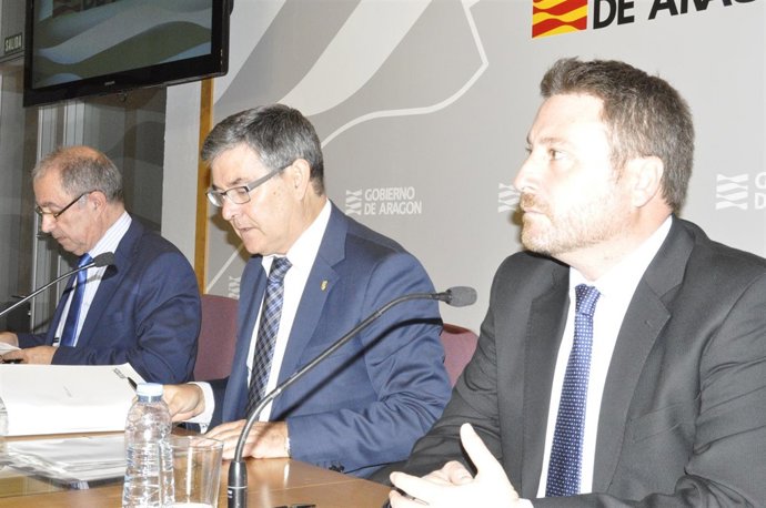 Los consejeros José Luis Soro, Vicente Guillén y Fernando Gimeno.