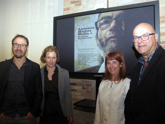 Presentación del documental 'Antonio Muñoz Molina, el oficio de escritor' .