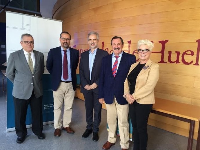 El consejero de Salud, Aquinilo Alonso, con Aspromin.