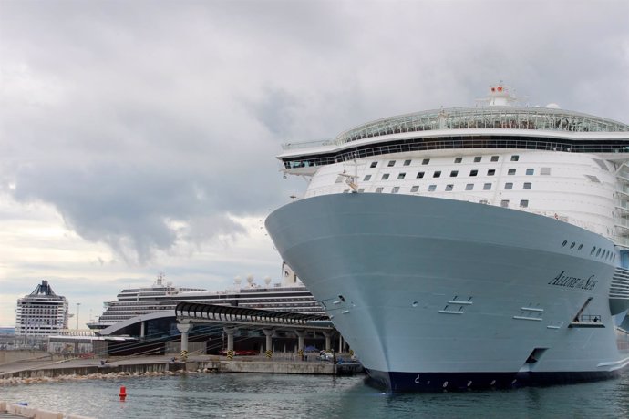 Puerto málaga cruceristas jornada récord pasajeros 