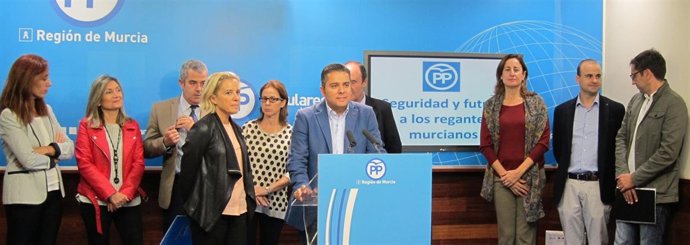 Martínez-Cachá, Cano y el equipo directivo de la Consejería de Agricultura