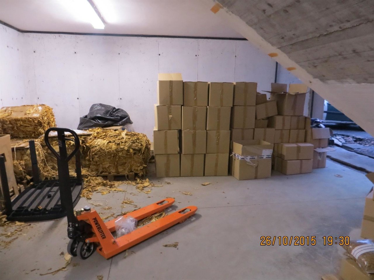 Tabaco de contrabando intervenido en Laxe (A Coruña).