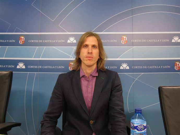 El portavoz de Podemos, Pablo Fernández