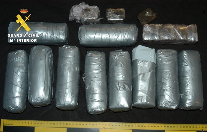 Paquetes de hachís incautados