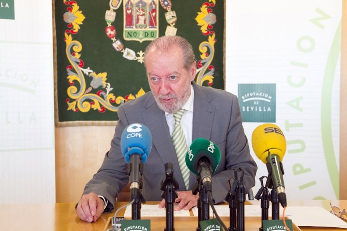 El presidente de la Diputación de Sevilla, Fernando Rodríguez Villalobos