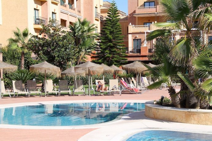 Hotel con piscina en Huelva. 