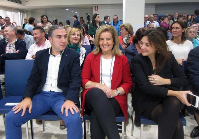 Elías Bendodo, ministra Empleo Fátima Báñez y Margarita del Cid